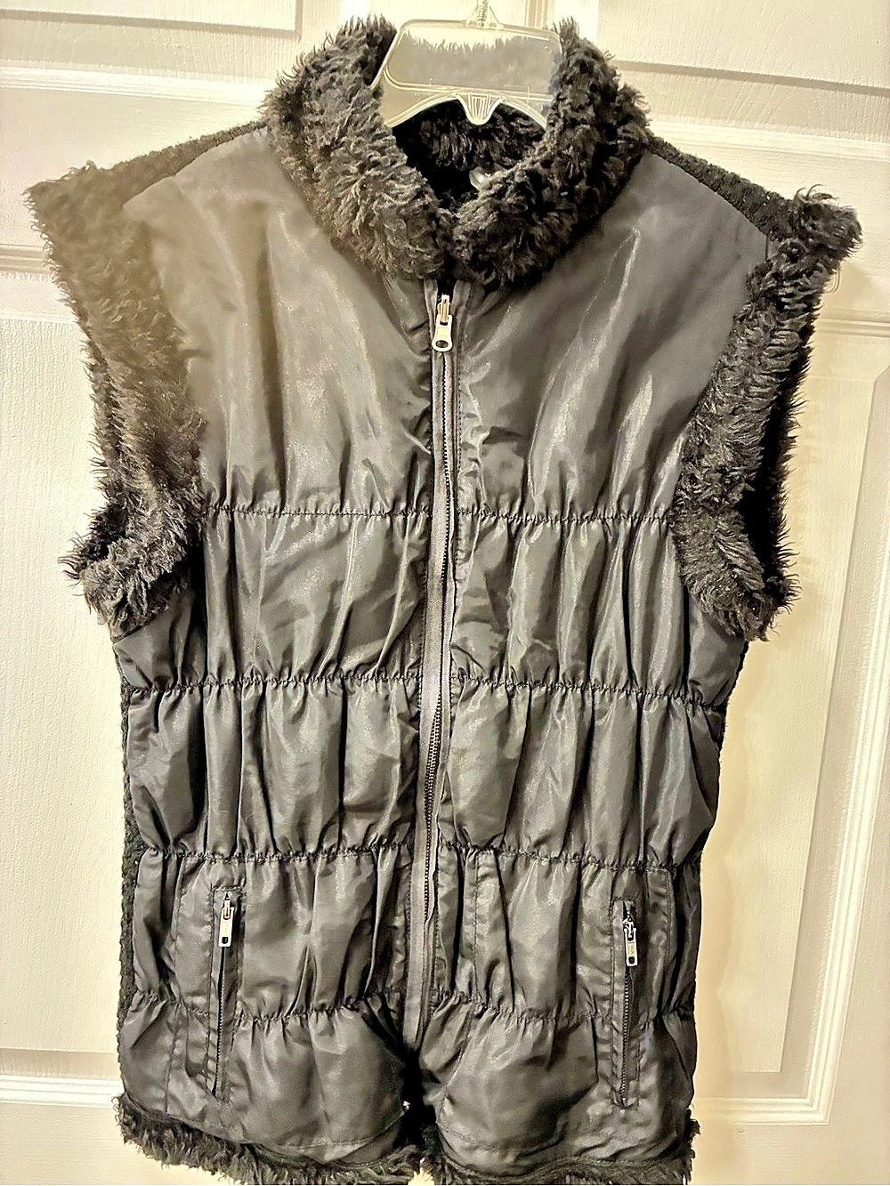 bagatelle Faux Fur Trim Vest in Black Size Medium